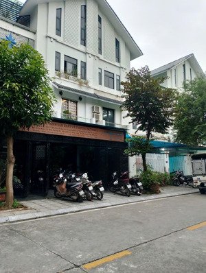 gleximco lê trọng tấn 160m-4 tầng, mt:8m 29 tỷ, vị trí đắc địa - kinh doanh sầm uất - vỉa hè rộng