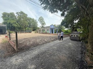 hàng hiếm ở củ chi tp hcm. diện tích 130m2 , xây nhà hoàn công ngay , giá 1tỷ190tr gặp chính chủ.