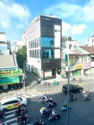 góc 2 mt đinh tiên hoàng góc huỳnh khương ninh ,p.đa kao q1 tp hcm- lh0937921939