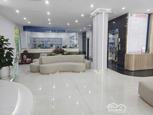 cho thuê nhà 4 tầng mặt phố liên bảo, vĩnh phúc, 400m2, 800m2 sàn, giá tốt