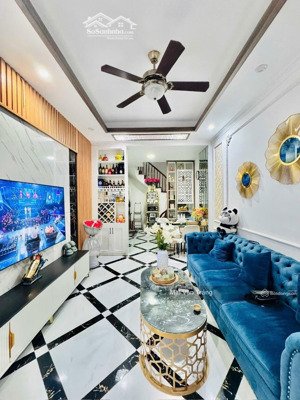 bán nhà mễ trì hạ- dân xây 4 tầng- ngõ rộng 3m- 40m ra ô tô tránh- kd-vp công ty- 9.15 tỷ