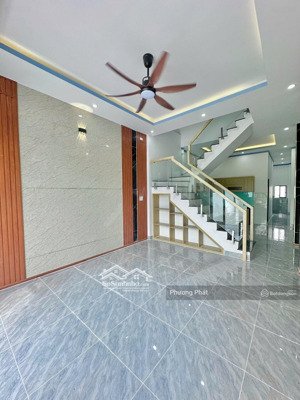 chính chủ bán gấp nhà 1 trệt 1 lầu sổ riêng thổ cư 100% gần ngã 3 trục 16, tt 468tr nhận nhà ở ngay