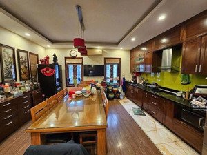 346tr/m2 mặt ngõ 84 ngọc khánh 95m2- 5m mặt tiền ô tô tránh 2 mặt ngõ - hàng xóm vinhomes giảng võ