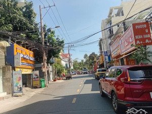 8 tỷ khu vip nhất bình thọ thủ đức, nhà cũ 93m2(7x14m) hẻm xe hơi vào nhà. đi bộ ra ga metro