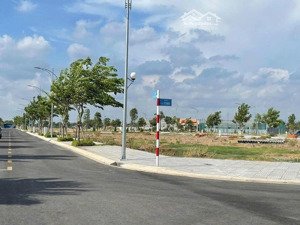 hàng hiếm!! 1 lô mặt tiền đẹp, lộ giới 40m - cách sân bay chỉ 12 phút - giá 18tr/m2 có thương lượng