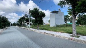 đất sổ riêng , hướng đông 4x19 , dân cư đông vui