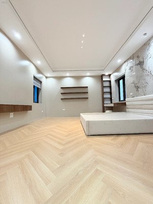 chính chủ cho thuê nhà nguyễn thị định, hoàng ngân, đỗ quang. 100m2 x 7t thang máy. lh: 