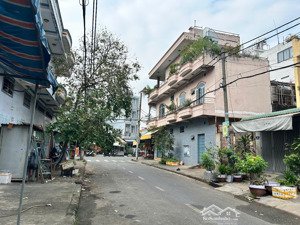 mặt tiền đường t8, có sẵn dòng phòng trọ - đất lớn 100m2 (4x25m) sát aeon mall - giá 9.8 tỷ