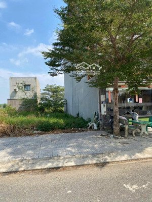 tôi chính chủ cần tiền bán nhanh nền đất 130m2 kdc tân đô