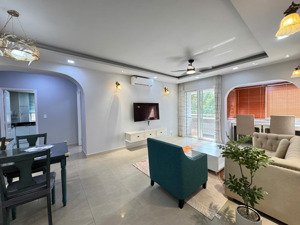 huỳnh trâm - cho thuê căn hộ mỹ khánh 2b nhà đẹp, hiện đại, có thang máy - giá tốt