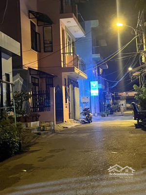 nhà đẹp cần bán gấp diện tích 94m2 ở đường lê văn lương đường xe hơi