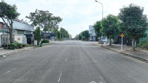 đất nền dầu giây 240m2, đường 15m, sổ riêng, giá 16 triệu/m2