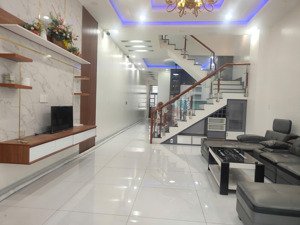 cho thuê nhà phú tân,tp mới bình dương 
diện tích 5*30,4 phòng ngủ