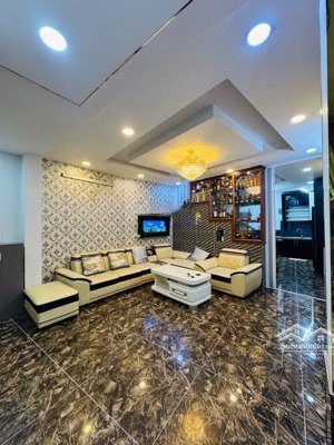 ni sư huỳnh liên nhà mới full nội thất xem là mê 4pn 5wc-dt 4.5x11 chỉ 5ty58 tl9c