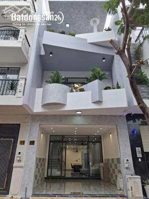  Đường 8m – xe hơi đỗ cổng – nhà đẹp chỉ 2,5 tỷ