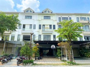 cho thuê shophouse diện tích 144m2 mặt tiền 6m giá chỉ 18 triệu/1 tháng. lh em thu 
