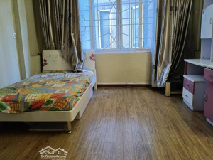 cô thuỷ nay về hưu bán nhà đào tấn để lên chung cư với các con, ngõ thông, lô góc, gần phố