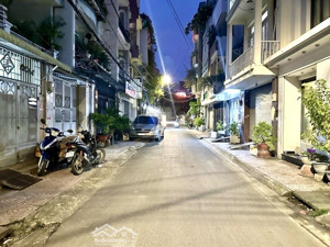 vip bình thạnh - 4 tầng 65m2 - hẻm xe hơi 8m - giáp q1 - nhỉnh 11 tỷ