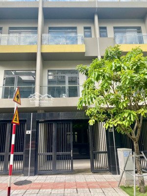 cho thuê nhà phố thương mại bcons uni valley 4 tầng - 10 triệu/tháng