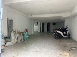 căn hộ cao cấp 5 tầng mt khủng 9.5m dòng tiền hơn 2tỷ/ năm. cách sân bay 5 phút đi xe