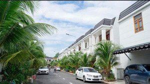 bán nhanh nhà kdc champaca garden - chỉ 5.5 tỷ khu vip dĩ an. có bảo vệ. lh 