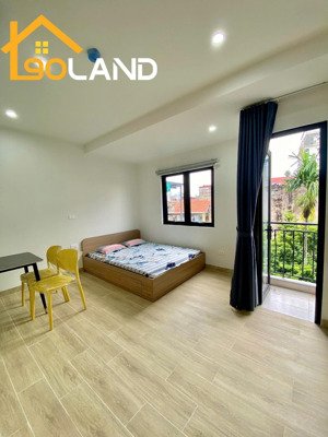 cho thuê phòng studio siêu rộng phố nguyễn ngọc vũ - trung hoà. ngay sát láng hạ, lê văn lương