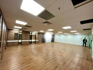 cho thuê văn phòng, kho tại 46 phố linh lang, ba đình. diện tích 25m2, tầng 1. giá 6 triệu/tháng