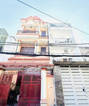 nguyễn kiệm gv - đ nhựa 5m xe hơi thông - dt 4,9x22m - 3 tầng btct 4 pn master 5 wc - giá 12 tỷ