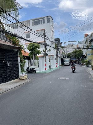 bán nhà hẻm 124 phan huy ích 62 m2 3 tầng 5.4 tỷ hẻm ô tô