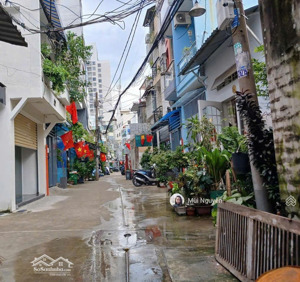 ngang lớn hiếm có ở hai bà trưng, q3 -dt: 4.7x16m=70m2, ctxd 5 tầng - chỉ 13 tỷ tl