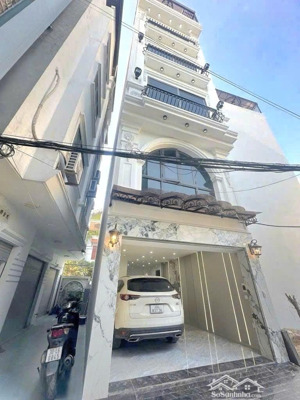 bán nhà phố cổ linh -long biên: căn góc 45m2 mt 4,5m 6tầng 3ngủ .gía hơn 12tỷ( có tl)