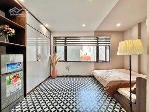 toà chdv đội cấn, thông tứ tung, 20m ra ô tô, gần đh rmit 70m2*6t 20p kk nội thất cao cấp