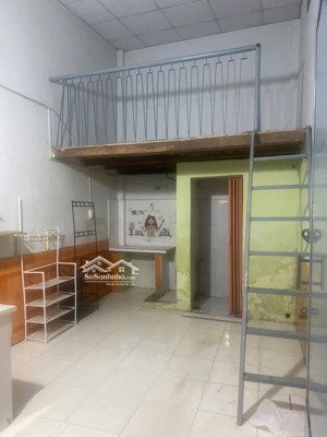 cho nữ thuê phòng trọ an ninh, yên tĩnh. nhà mặt tiền cách cá sấu hoa cà 300m