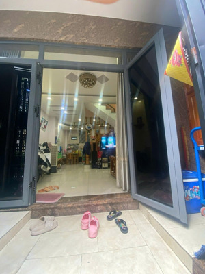 nhà đẹp chủ xây tâm huyết sát ql 13, hẻm ô tô 6,8 tỷ tl