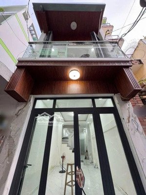 b.a''n nh.atrung tâm quận 5 - vị trí đẹp - gần đường - hẻm ô tô - nhà mới đẹp vào ở ngay - chủ đang