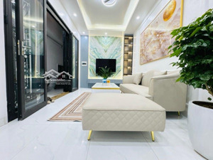 nhà đẹp hai bà trưng, 40m2, 5 tầng, nhà mới, full nội thất, hàng xóm bách khoa, chỉ hơn 8 tỷ