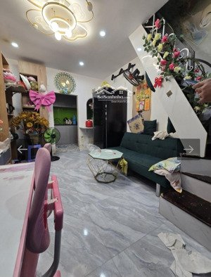 bán nhà 3 tầng, 3 ngủ, 2 wc đầu kiệt phan châu trinh, đối diện trường ptth phan châu trinh