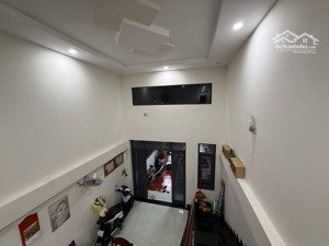 trường thọ 95m2 2 tầng xe hơi ngủ trong nhà. đường 5m thông tứ hướng.