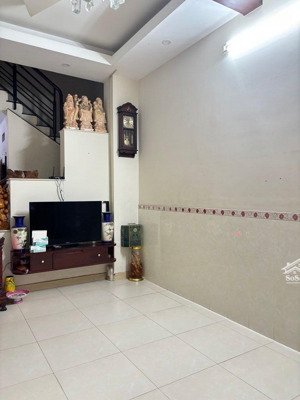 đối diện chung cư garden ngô tất tố - nhà 96m2 - sổ nở hậu - ngang 6m - chủ gấp bán