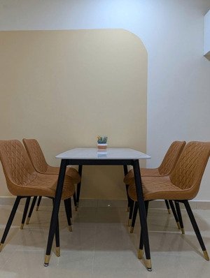 chính chủ bán căn 62m2 chỉ 2,65 tỷ; có đầy đủ nội thất gỗ. nhà mới và sạch. xem nhà