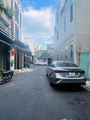 ngay phố tô hiệu, chợ hiệp tân, 1trệt 2lầu, 4x18m xây full dt, nhà mới đẹp vô ở liền, oto vô nhà