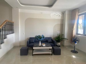 cho thuê nhà nguyên căn sun casa central vsip ii 4pn giá chỉ 13.5 triệu ( bao phí ql), rẻ nhất khu