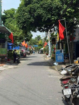 bán khách sạn mặt tiền 1/ tô ký đường nhựa 8m thông 17 phòng sẵn ổn định - chỉ hơn 10t