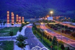 cần bán golden bay nền d16 sau lưng khách sạn nguyễn tất thành, giá 28tr/m2. lh: 