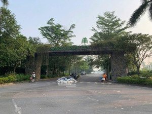 bán nhà phố vũ đình tụng -hàng xóm gaảden city - 95m2 -mặt tiền 5,5m - đường 8m - vỉa hè 2 bên