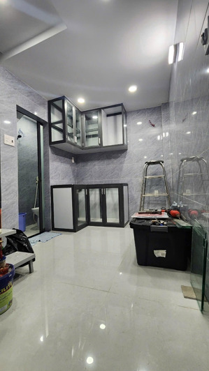 hàng hiếm tại vũ tùng, 1,73 tỷ, 12.6m2, 1pn, 1wc, 2 tầng hẻm xe hơi tới tận cửa.