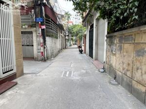 Cần bán 95m2 đất ngõ 193 Bồ Đề, đường thông, gần hồ điều hòa, đường Hồng Tiến và bệnh viện Tâm Anh