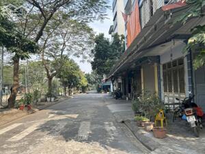 Bán đất tái định cư Kiêu Kỵ diện tích 80m2 vỉa hè rộng