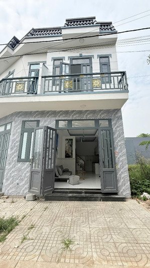 bán nhà mặt tiền 665 triệu - chính chủ sổ riêng 1 trệt 1 lầu 2pn 2wc