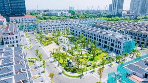 tiếc đứt ruột vì nhiều lý do khách em cần bán gấp căn biệt thự mặt view công viên phân khu có hầm